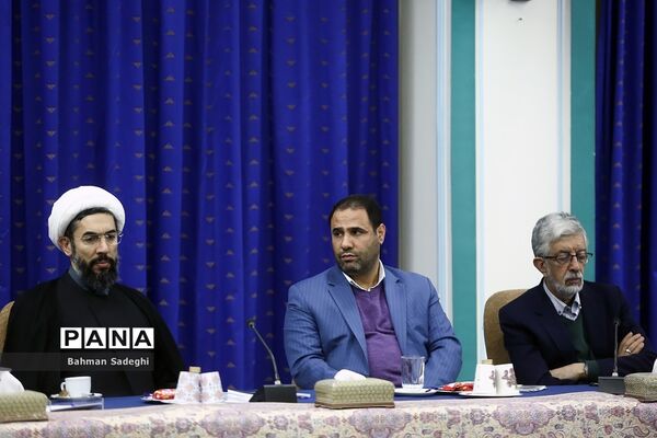جلسه شورای عالی انقلاب فرهنگی