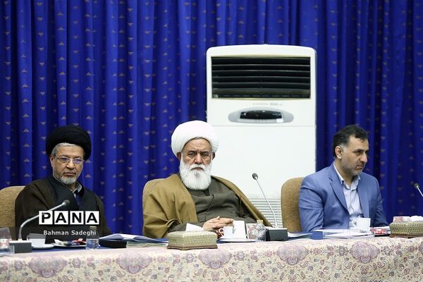 جلسه شورای عالی انقلاب فرهنگی