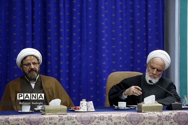 جلسه شورای عالی انقلاب فرهنگی