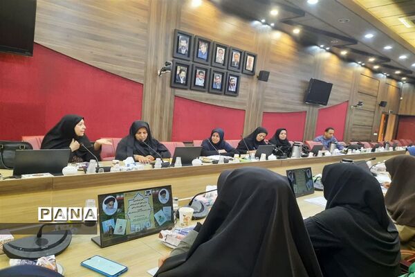 نشست تخصصی دبیرخانه استانی گروه آموزشی درس تفکر و سبک زندگی شهرستان های تهران