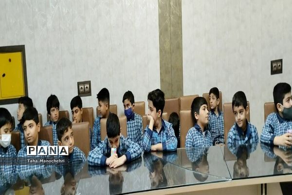 تقدیر از دانش‌آموزان پژوهشگر در زمینه علمی و فرهنگی و مقاله‌نویس آموزشگاه علامه‌طباطبایی