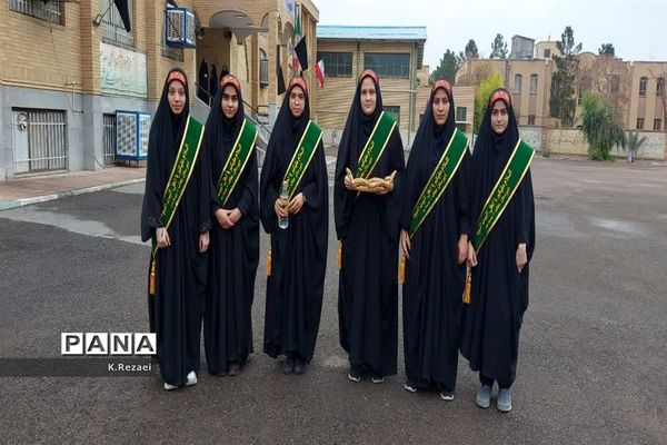 جلوه هایی از ارادت دانش‌آموزان مدارس قم به اهل بیت(ع) و شهدا-1