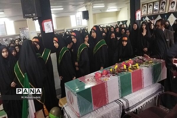 جلوه هایی از ارادت دانش‌آموزان مدارس قم به اهل بیت(ع) و شهدا-1