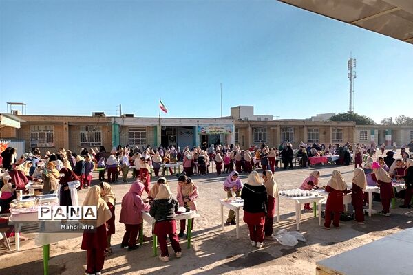 بازارچه همدلی در دبستان آزاده بهبهان