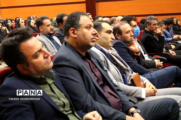 نشست کیفیت بخشی به عملکرد مدیریت مراکز آموزشی در بهارستان دو