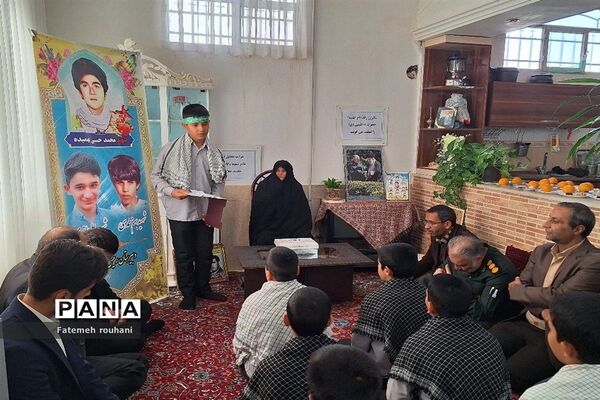 ‌مراسم تکریم از مادر شهید در خلیل‌آباد
