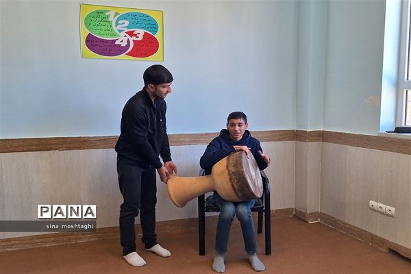 اجرای طرح شهید طوقانی با هدف آشنایی دانش‌آموزان پسر دوره دوم ابتدایی با ورزش زورخانه‌ای