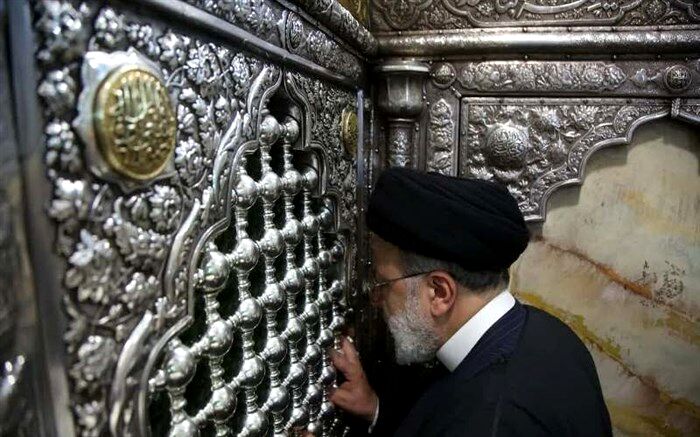 آیت الله رئیسی حرم حضرت معصومه (س) را زیارت کرد