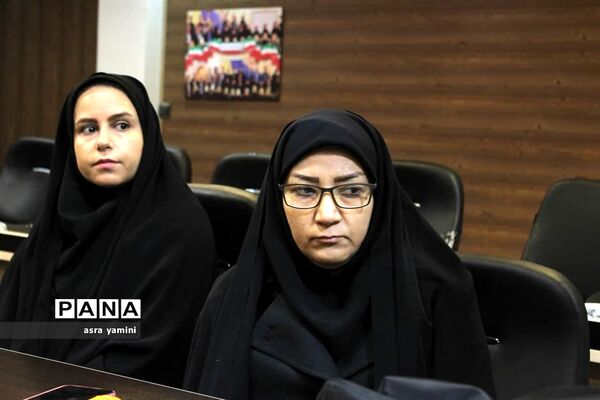 آیین تجلیل از سوادیاران ناحیه یک بهارستان