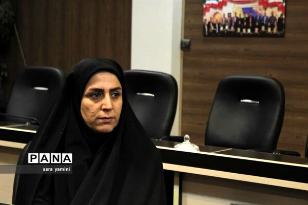 آیین تجلیل از سوادیاران ناحیه یک بهارستان