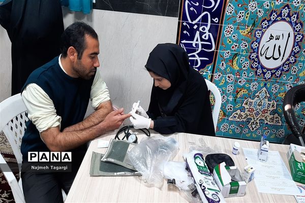 انجام آزمایش غربالگری قند و فشار خون در ادارات شهرستان مه ولات