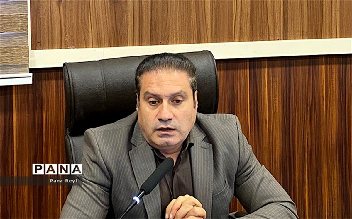 اقامه نماز باید ستون و محوریت فعالیت‌های مدارس باشد