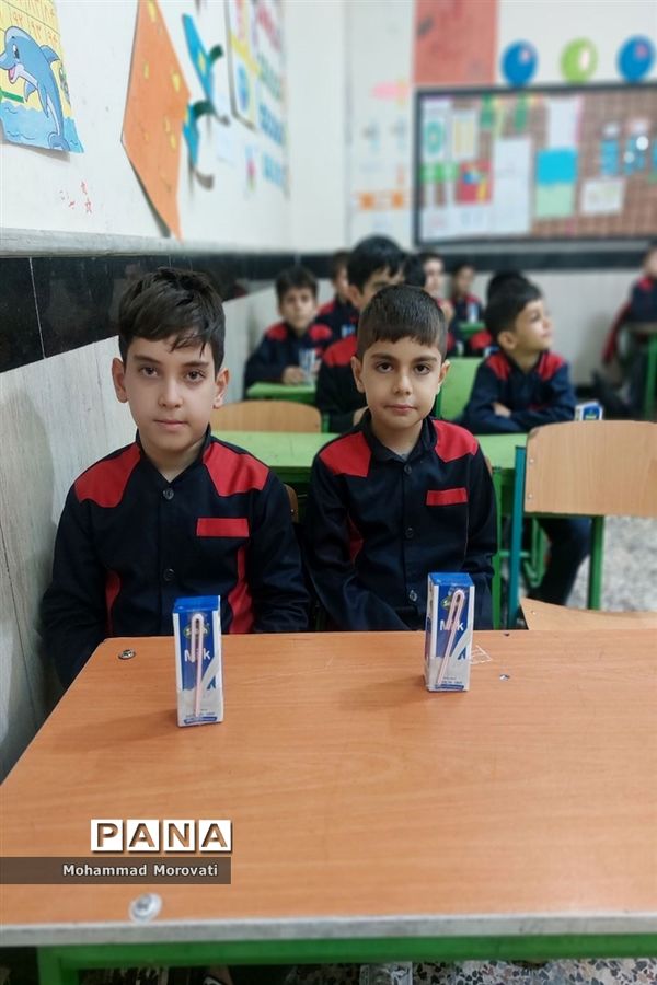 طرح سراسری توزیع شیر رایگان در مدارس مانه وسملقان