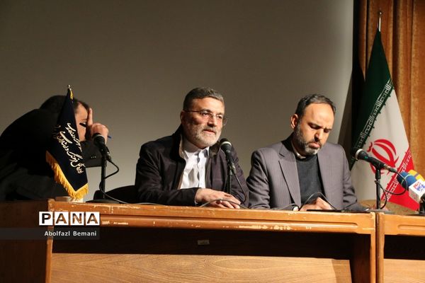 نشست صمیمی معاون وزیر ارشاد با مدیران رسانه ها در قم