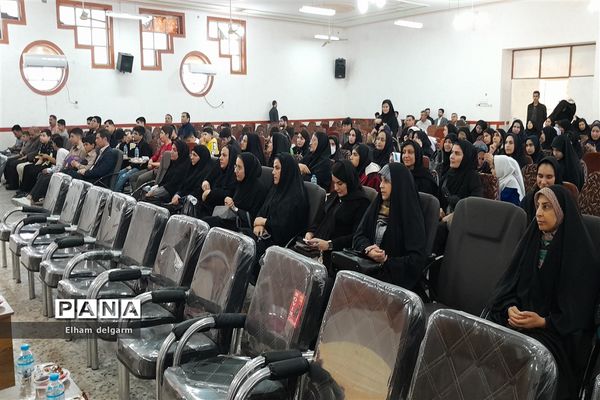 آیین تقدیر از برگزیدگان جشنواره های دانش‌آموزی شوشتر