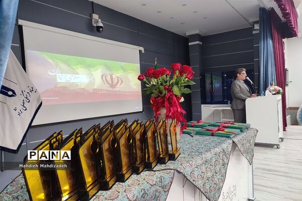 آیین تجلیل از پژوهشگران برتر سال ۱۴۰۲-۱۴۰۱ در آموزش و پرورش ناحیه ۶ مشهد