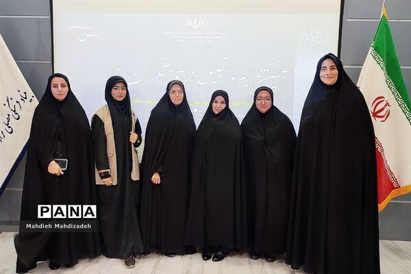 آیین تجلیل از پژوهشگران برتر سال ۱۴۰۲-۱۴۰۱ در آموزش و پرورش ناحیه ۶ مشهد