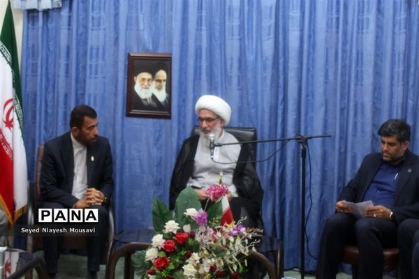دیدار شورای معاونان آموزش و پرورش استان بوشهر با نماینده ولی فقیه در استان و امام جمعه بوشهر