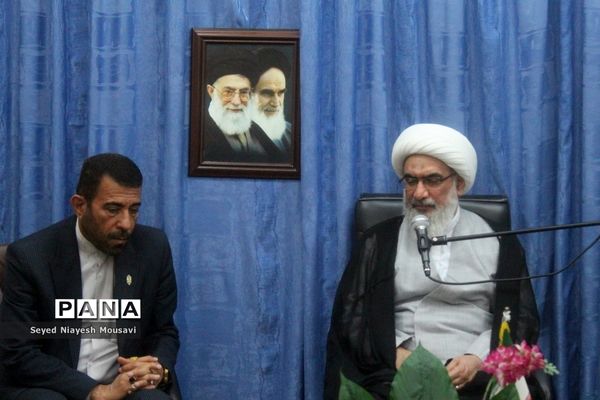 دیدار شورای معاونان آموزش و پرورش استان بوشهر با نماینده ولی فقیه در استان و امام جمعه بوشهر