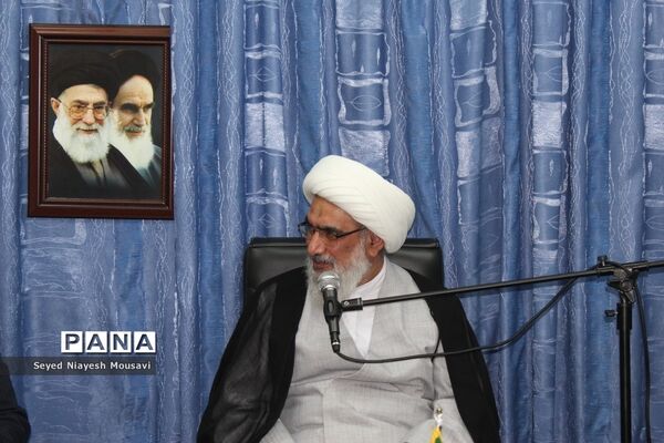 دیدار شورای معاونان آموزش و پرورش استان بوشهر با نماینده ولی فقیه در استان و امام جمعه بوشهر