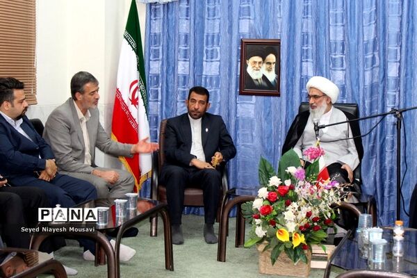 دیدار شورای معاونان آموزش و پرورش استان بوشهر با نماینده ولی فقیه در استان و امام جمعه بوشهر