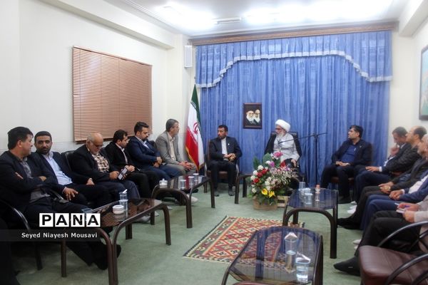 دیدار شورای معاونان آموزش و پرورش استان بوشهر با نماینده ولی فقیه در استان و امام جمعه بوشهر