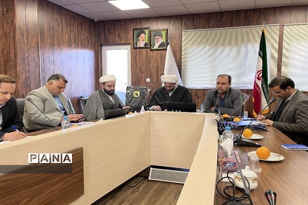 نشست هم‌اندیشی معاون استاندار خراسان‌رضوی با نمایندگان تشکل های دانش‌آموزی نیشابور