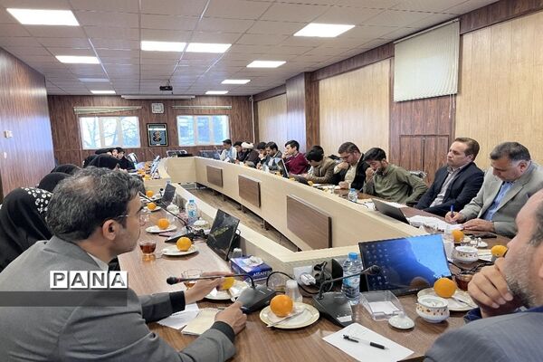 نشست هم‌اندیشی معاون استاندار خراسان‌رضوی با نمایندگان تشکل های دانش‌آموزی نیشابور