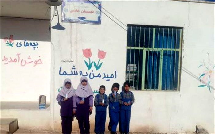 توزیع شیر رایگان در مدارس عشایری و روستایی استان سمنان