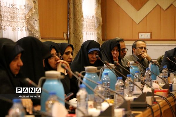 آیین تجلیل از بانوان فرهنگی «همسر شهید» در قم