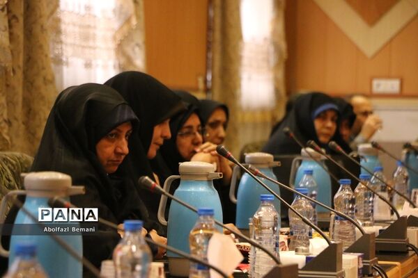 آیین تجلیل از بانوان فرهنگی «همسر شهید» در قم