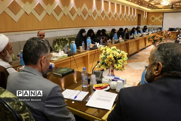 آیین تجلیل از بانوان فرهنگی «همسر شهید» در قم