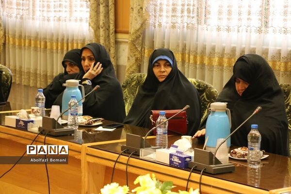 آیین تجلیل از بانوان فرهنگی «همسر شهید» در قم