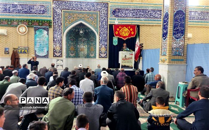 مردم بصیر سروستان در آستانه حماسه ۹ دی، با سلاح آگاهی، به میدان نماز جمعه آمدند/فیلم