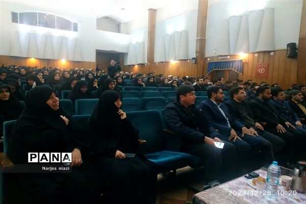 برگزاری همایش معلمان گام دوم انقلاب در شهرستان کاشمر