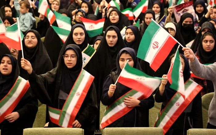 نوجوانان حاج قاسم را قهرمان ملی خود می‌دانند