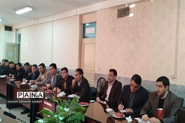 نشست هم اندیشی مدیران و مدیرآموزگاران مدارس حوزه مرکزی شهرستان کلات