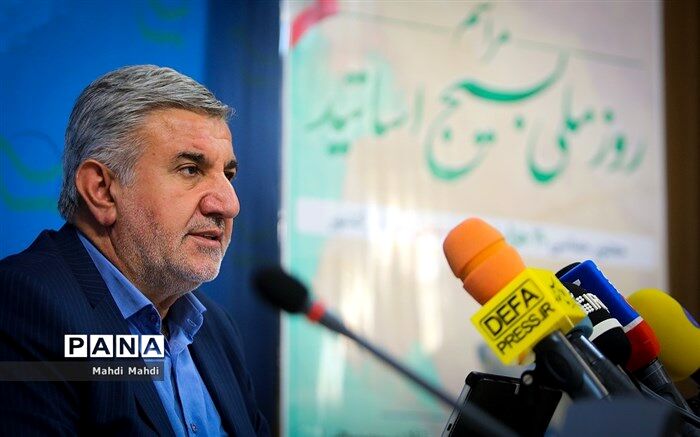 حماسه 9 دی اهمیت روشنگری را ثابت کرد