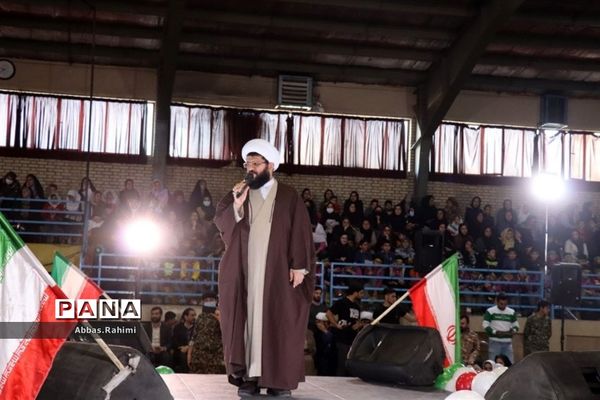 تجمع 2 هزار نفره دانش‌آموزان در سالن علی ابن ابی طالب پاکدشت