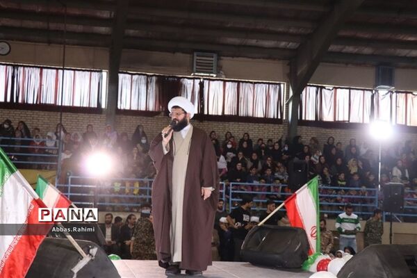 تجمع 2 هزار نفره دانش‌آموزان در سالن علی ابن ابی طالب پاکدشت