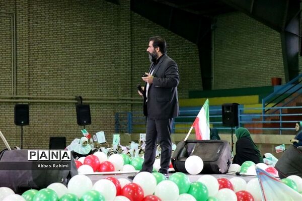 تجمع 2 هزار نفره دانش‌آموزان در سالن علی ابن ابی طالب پاکدشت