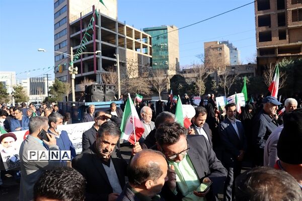 حضور پرشور فرهنگیان و دانش‌آموزان البرزی در راهپیمایی حماسه نهم دی