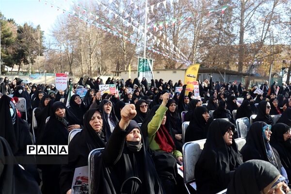 حضور پرشور فرهنگیان و دانش‌آموزان البرزی در راهپیمایی حماسه نهم دی