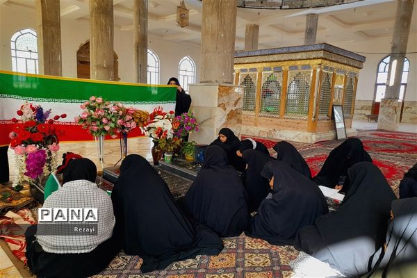 برگزاری  راهپیمایی9 دی با حضور پرشور تعدادی از دانش‌آموزان از دبیرستان غیاثی تا گلزار شهدای جندان