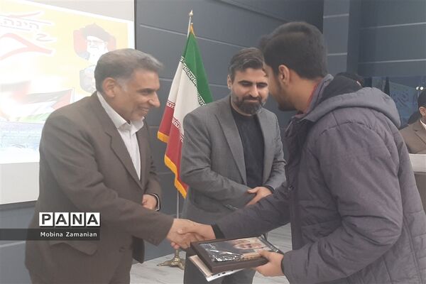 بزرگداشت روز‌ بصیرت‌ و‌ حماسه‌ نه دی  در آمورش و پرورش ناحیه شش مشهد
