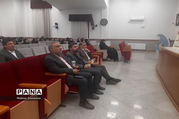 بزرگداشت روز‌ بصیرت‌ و‌ حماسه‌ نه دی  در آمورش و پرورش ناحیه شش مشهد