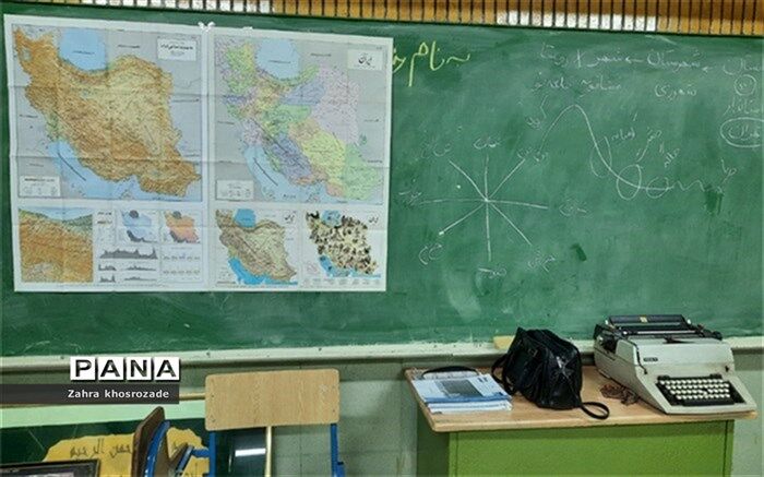 هدف اصلی من از معلمی تلاش برای یاری رساندن به آینده‌سازان کشور است