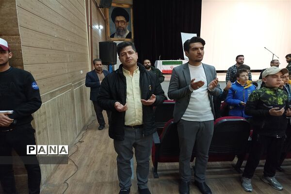 ‌مراسم دهه بصیرت ویژه دانش‌آموزان پسر در سالن شهید‌طحانی ملارد