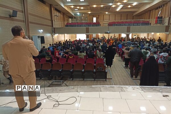 ‌مراسم دهه بصیرت ویژه دانش‌آموزان پسر در سالن شهید‌طحانی ملارد