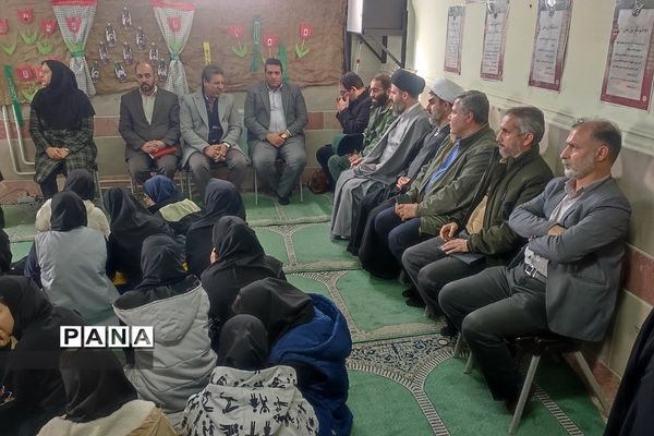 برگزاری طرح لاله‌های روشن در هنرستان دخترانه پردیس